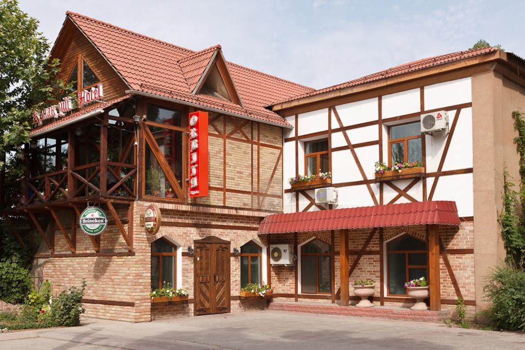 Orbita Boutique Hotel Sjymkent Exteriör bild